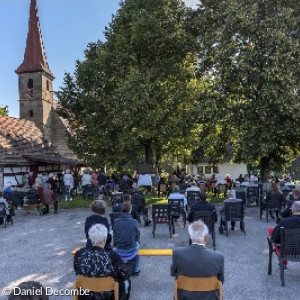 Das dürfte einmalig gewesen sein: dass eine Gemeinde zum zweiten Mal innerhalb eines Jahres die Weihe neuer Glocken feiern kann. So geschehen am 5. September in Beerbach. Nachdem wir am Pfingstsonntag dieses Jahres die neuen Glocken in Neunhof eingeweiht hatten, konnten wir nun am Kirchweihfest in Beerbach die neuen Glocken von St. Egidien in einem Festgottesdienst dem liturgischen Dienst widmen.   Und noch einen dritten Anlass gab es zu feiern: mit diesem Gottesdienst u. der Theateraufführung am Nachmittag