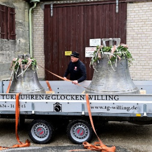 Die neuen Glocken standen schon bereit.